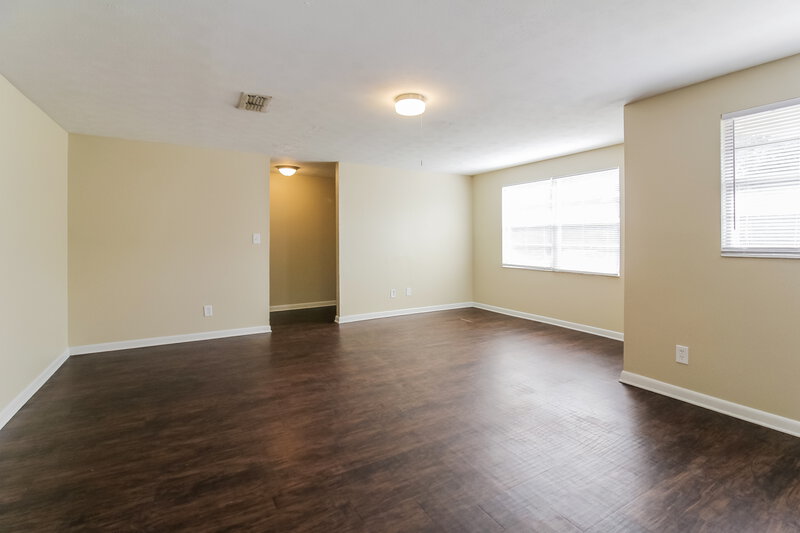 1,600/Mo, 3427 Clyde Dr Jacksonville, FL 32208 Living Room View 2