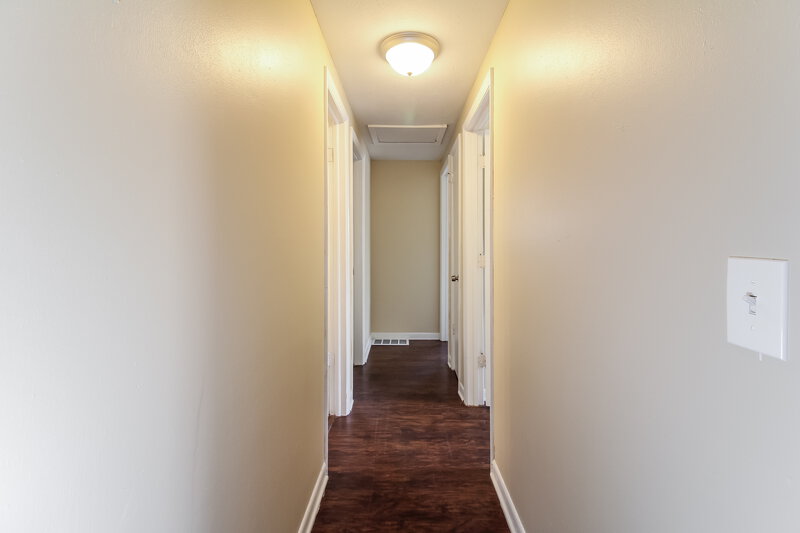1,600/Mo, 3427 Clyde Dr Jacksonville, FL 32208 Hallway View