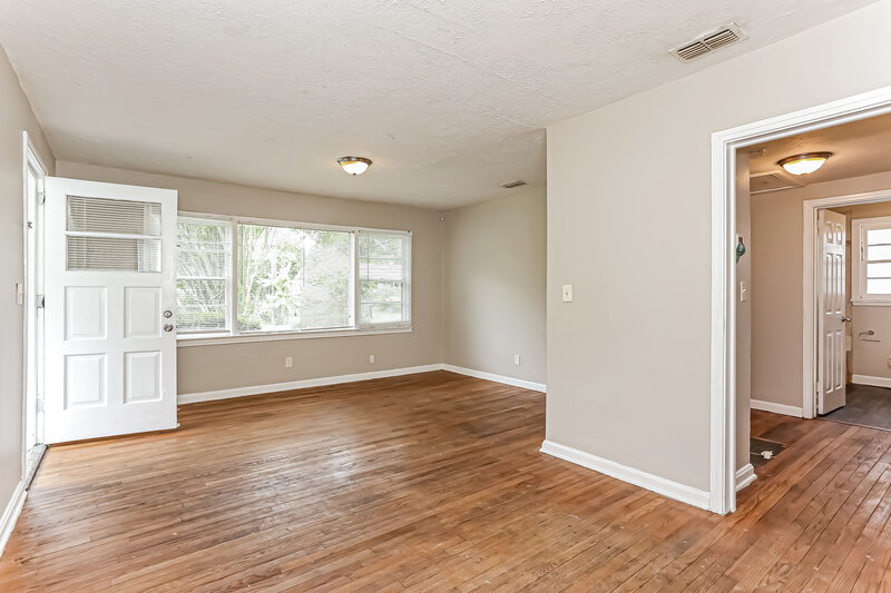 1,085/Mo, 3541 Westwood St Jacksonville, FL 32254 Living Room View 3