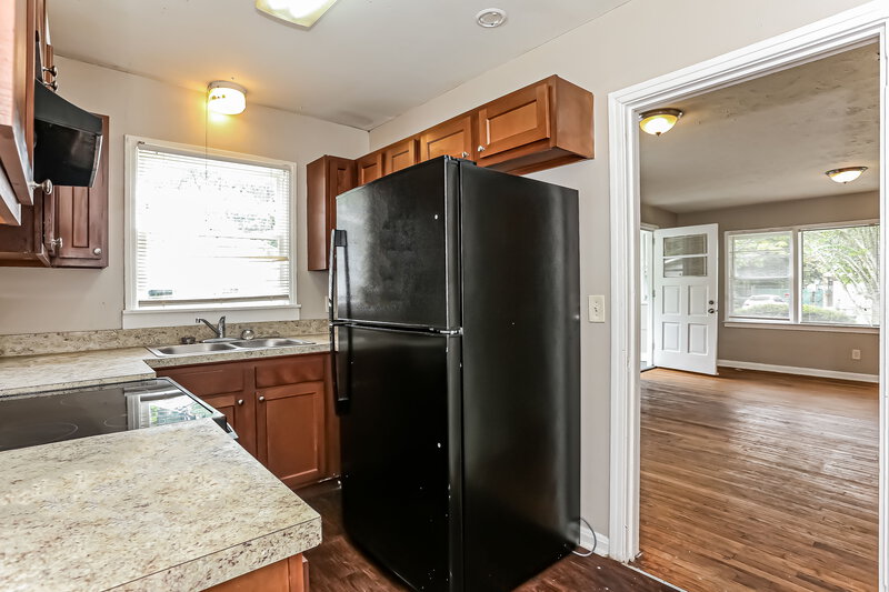 1,085/Mo, 3541 Westwood St Jacksonville, FL 32254 Kitchen View