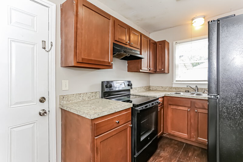 1,085/Mo, 3541 Westwood St Jacksonville, FL 32254 Kitchen View 2