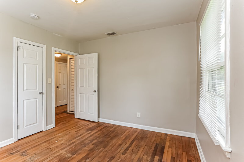 1,085/Mo, 3541 Westwood St Jacksonville, FL 32254 Main Bedroom View