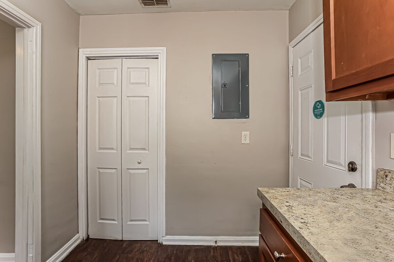 1,085/Mo, 3541 Westwood St Jacksonville, FL 32254 Bathroom View