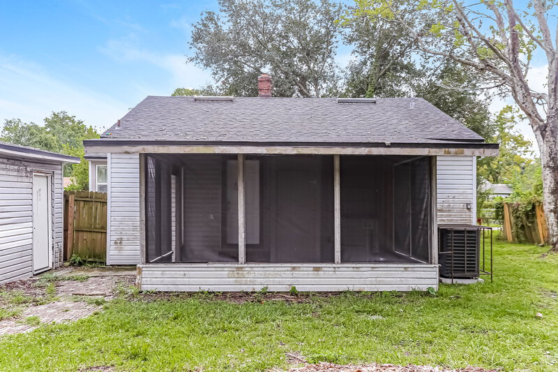 1,085/Mo, 3541 Westwood St Jacksonville, FL 32254 Rear View