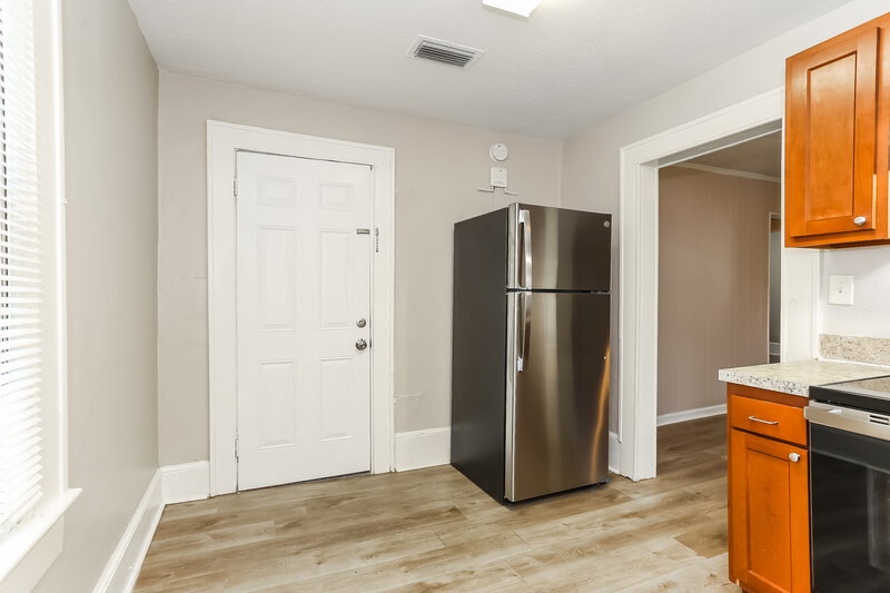 1,795/Mo, 3558 Dellwood Ave Jacksonville, FL 32205 Kitchen View 2