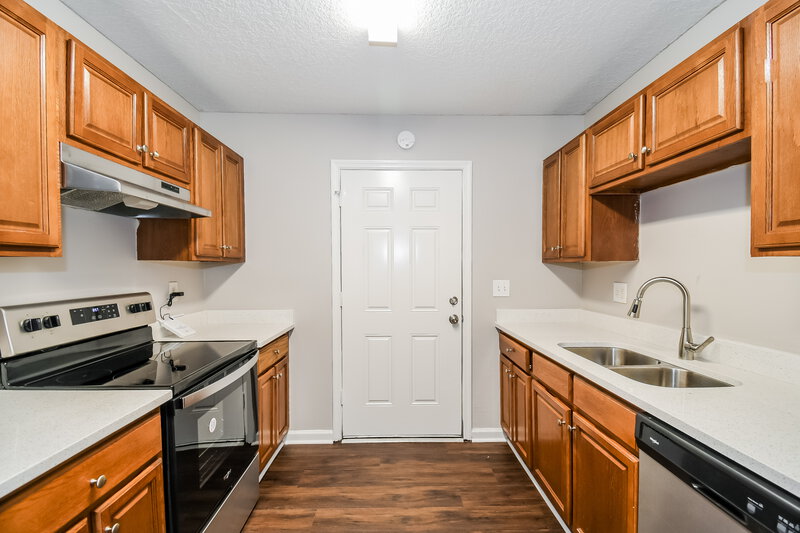 1,530/Mo, 3633 Drew St Jacksonville, FL 32207 Kitchen View 2