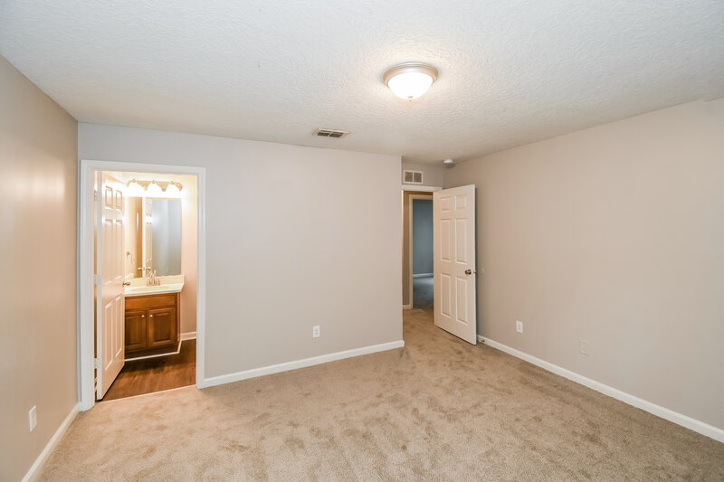 1,530/Mo, 3633 Drew St Jacksonville, FL 32207 Main Bedroom View 2