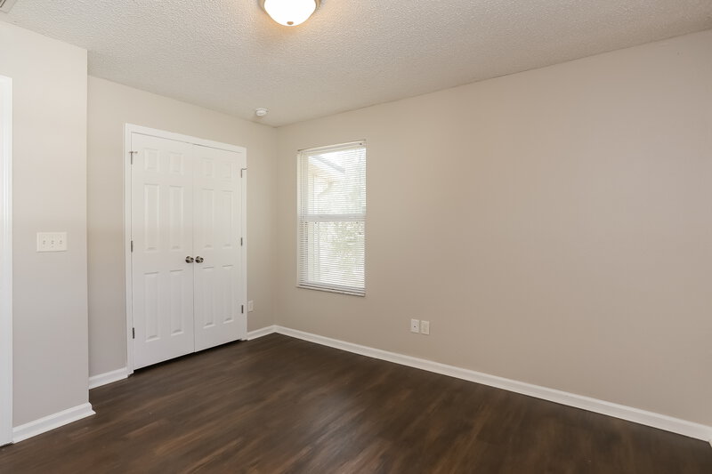 1,400/Mo, 3668 Wood Creek Ln Jacksonville, FL 32206 Main Bedroom View 2