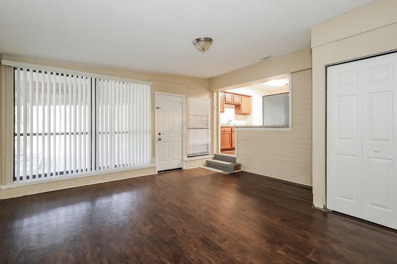 2,020/Mo, 3711 Jammes Rd Jacksonville, FL 32210 Family Room View