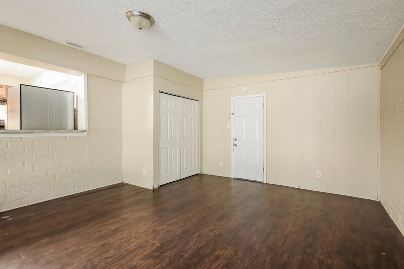 2,020/Mo, 3711 Jammes Rd Jacksonville, FL 32210 Family Room View 2