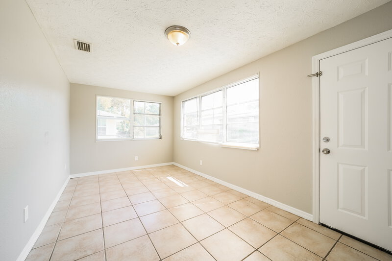 1,205/Mo, 3716 Ionia St Jacksonville, FL 32206 Living Room View