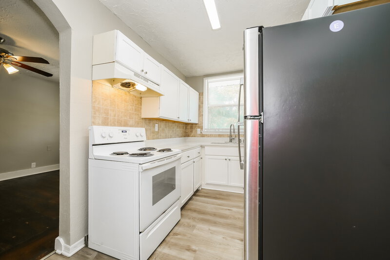 1,205/Mo, 3716 Ionia St Jacksonville, FL 32206 Kitchen View 2