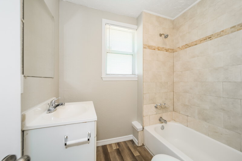 1,205/Mo, 3716 Ionia St Jacksonville, FL 32206 Bathroom View