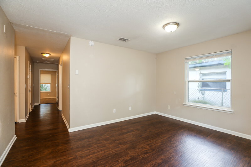 1,395/Mo, 3747 Peachtree St Jacksonville, FL 32206 Living Room View 2