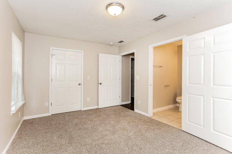 1,930/Mo, 3747 Peachtree St Jacksonville, FL 32206 Main Bedroom View