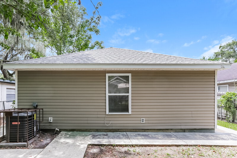 1,930/Mo, 3747 Peachtree St Jacksonville, FL 32206 Rear View