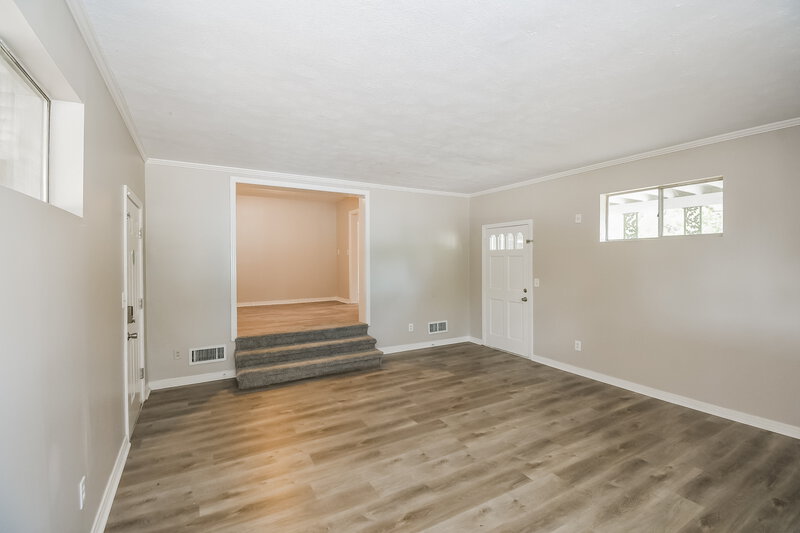 1,370/Mo, 3910 Jammes Rd Jacksonville, FL 32210 Living Room View 2