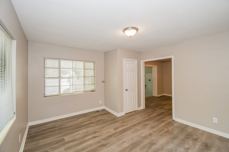 1,370/Mo, 3910 Jammes Rd Jacksonville, FL 32210 Office View 2