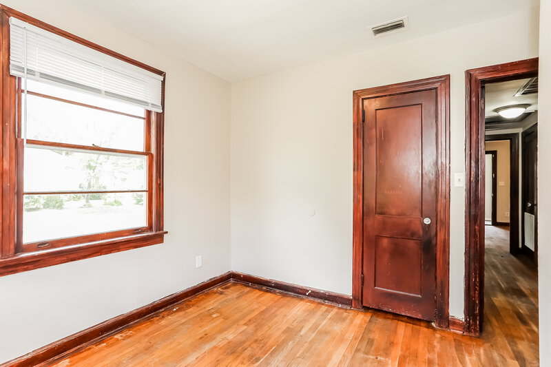 1,055/Mo, 403 W 63rd St Jacksonville, FL 32208 Bedroom View 2