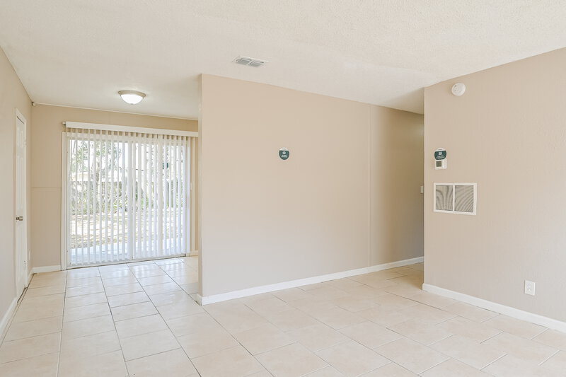 2,120/Mo, 417 Hayton Ave Orange Park, FL 32073 Living Room View