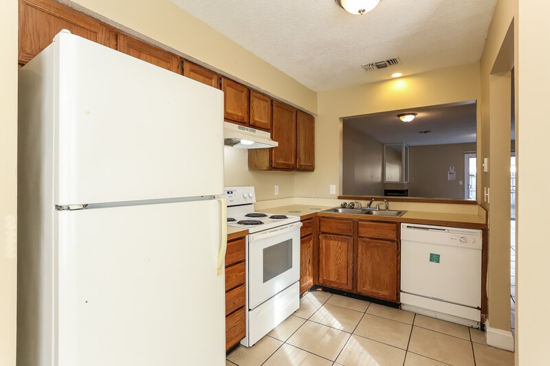 0/Mo, 4259 Polo Ct Jacksonville, FL 32277 Kitchen View
