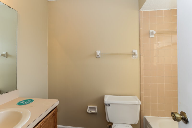 0/Mo, 4259 Polo Ct Jacksonville, FL 32277 Bathroom View