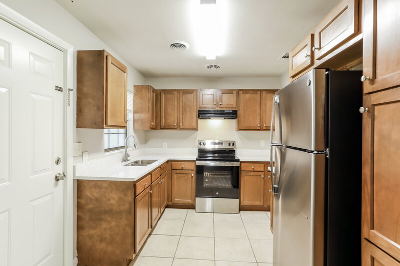 1,695/Mo, 4303 Anvers Blvd Jacksonville, FL 32210 Kitchen View 2