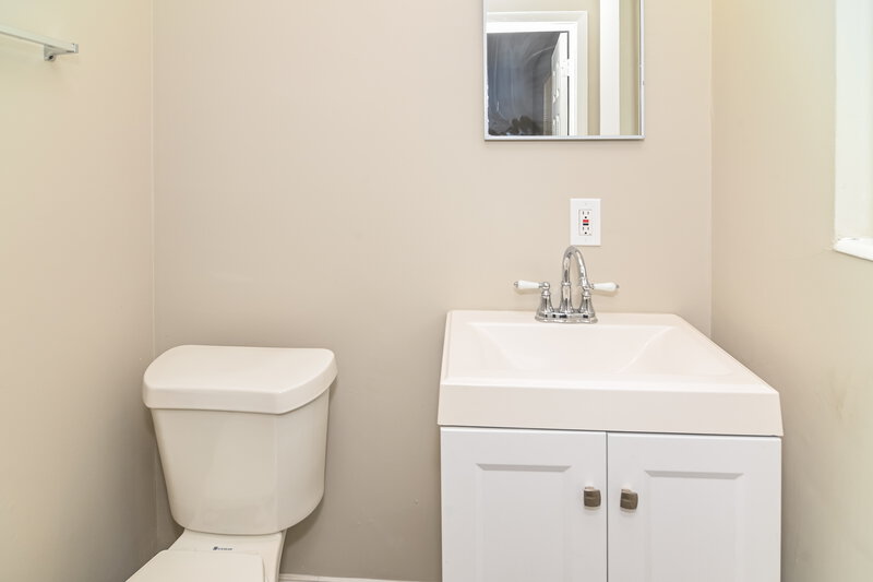 1,525/Mo, 4311 Harlow Blvd Jacksonville, FL 32210 Main Bathroom View