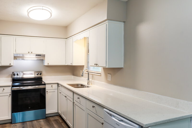 1,745/Mo, 4415 Argentine Dr N Jacksonville, FL 32217 Kitchen View