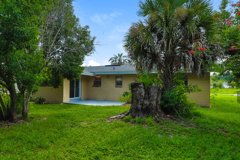 1,745/Mo, 4415 Argentine Dr N Jacksonville, FL 32217 Rear View
