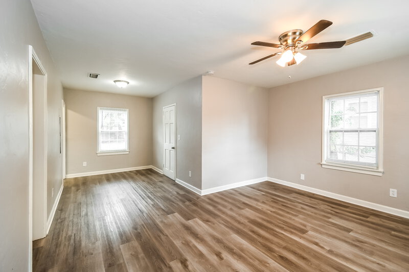 1,300/Mo, 4761 Cambridge Rd Jacksonville, FL 32210 Living Room View 4