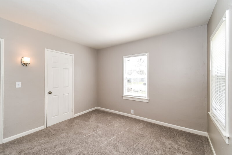 1,300/Mo, 4761 Cambridge Rd Jacksonville, FL 32210 Main Bedroom View 2