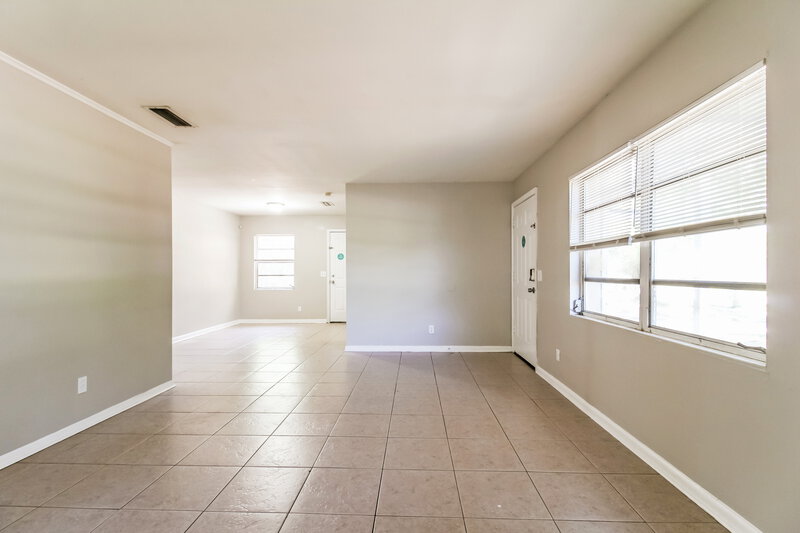 1,340/Mo, 4815 Andromeda Rd Jacksonville, FL 32210 Family Room View 2