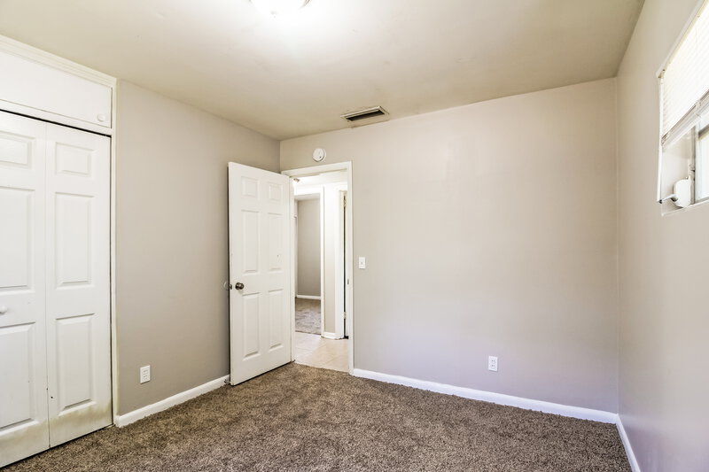 1,340/Mo, 4815 Andromeda Rd Jacksonville, FL 32210 Main Bedroom View