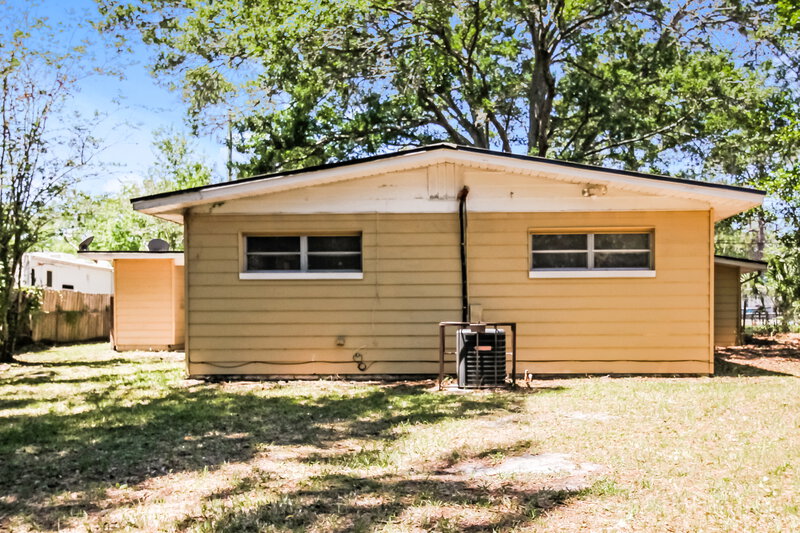 1,340/Mo, 4815 Andromeda Rd Jacksonville, FL 32210 Rear View