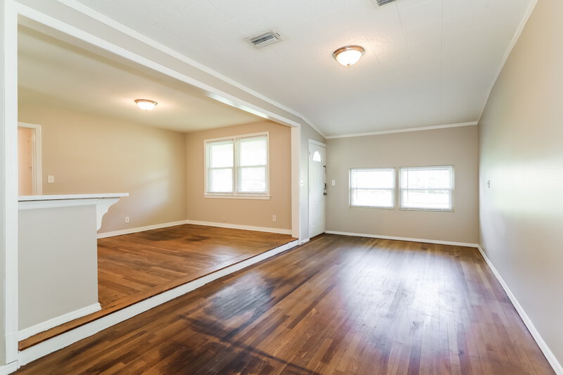 1,610/Mo, 501 Aiken Rd Jacksonville, FL 32216 Living Room View 2