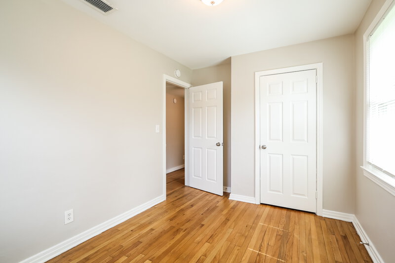 1,610/Mo, 501 Aiken Rd Jacksonville, FL 32216 Main Bedroom View