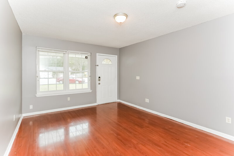 1,370/Mo, 5049 Yearling Ln Jacksonville, FL 32210 Living Room View