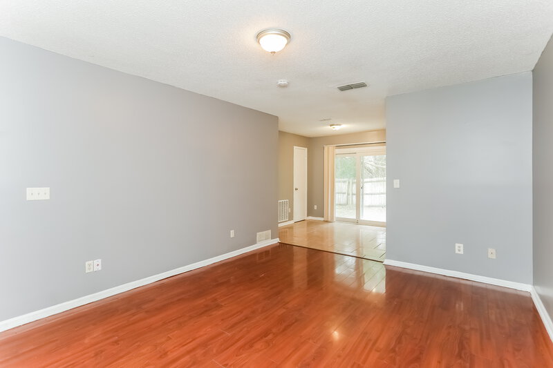 1,370/Mo, 5049 Yearling Ln Jacksonville, FL 32210 Living Room View 2