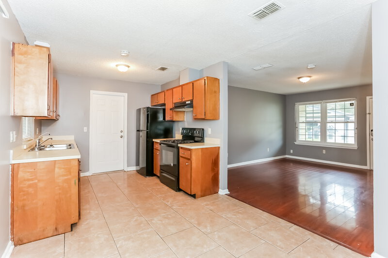 1,370/Mo, 5049 Yearling Ln Jacksonville, FL 32210 Living Room View 3