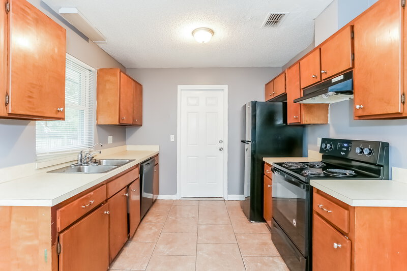 1,370/Mo, 5049 Yearling Ln Jacksonville, FL 32210 Kitchen View