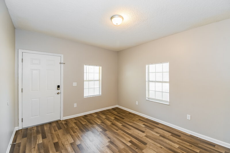 1,415/Mo, 505 E 44th St Jacksonville, FL 32208 Living Room View