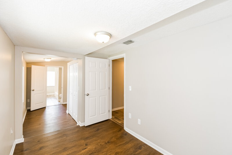 1,415/Mo, 505 E 44th St Jacksonville, FL 32208 Main Bedroom View 2