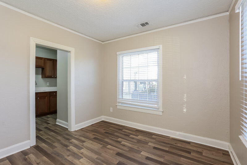 1,165/Mo, 511 W 46th St Jacksonville, FL 32208 Dining Room View 2