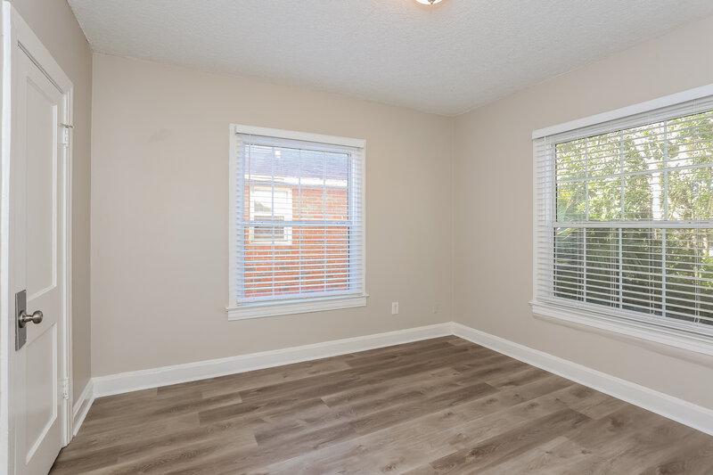1,165/Mo, 511 W 46th St Jacksonville, FL 32208 Main Bedroom View
