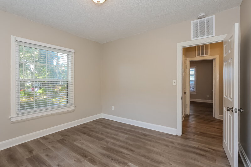 1,165/Mo, 511 W 46th St Jacksonville, FL 32208 Bedroom View 2