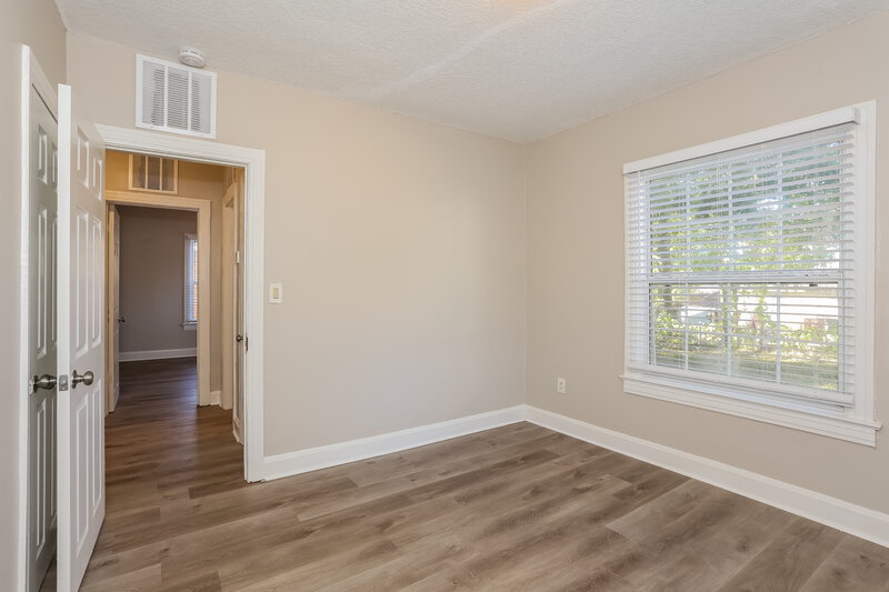 1,165/Mo, 511 W 46th St Jacksonville, FL 32208 Bedroom View 3