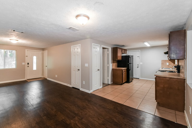 1,585/Mo, 5134 Acoma Ave Jacksonville, FL 32210 Living Room View 5