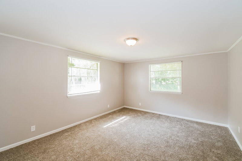 2,150/Mo, 5204 Mays Dr Jacksonville, FL 32209 Main Bedroom View