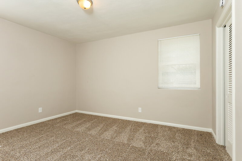 0/Mo, 5220 Seaspray Ave Jacksonville, FL 32244 Bedroom View 3